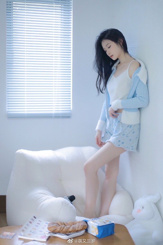 爱x死x机器人 封面