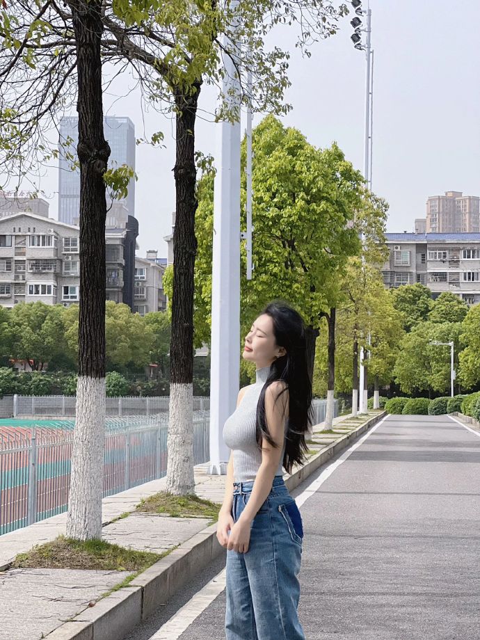 消失的她 封面